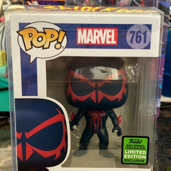Spider-Man 2099 FUNKO COMIC CON / HASBRO SPIDER-MAN 2099 ACTION FIG BUNDLE ‼️🕷 - Picture 5 of 9
